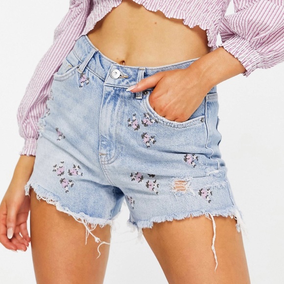 NWT ASOS Pieces Embroidered Floral High Waisted Distressed Frayed Denim Shorts - Picture 2 of 11